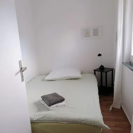 Kleines, Gemuetliches Ferienhaeuschen Am Ruhrtalradweg ארנסברג